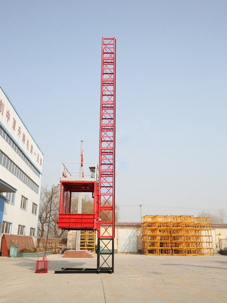 建筑工地升降機維修方法！